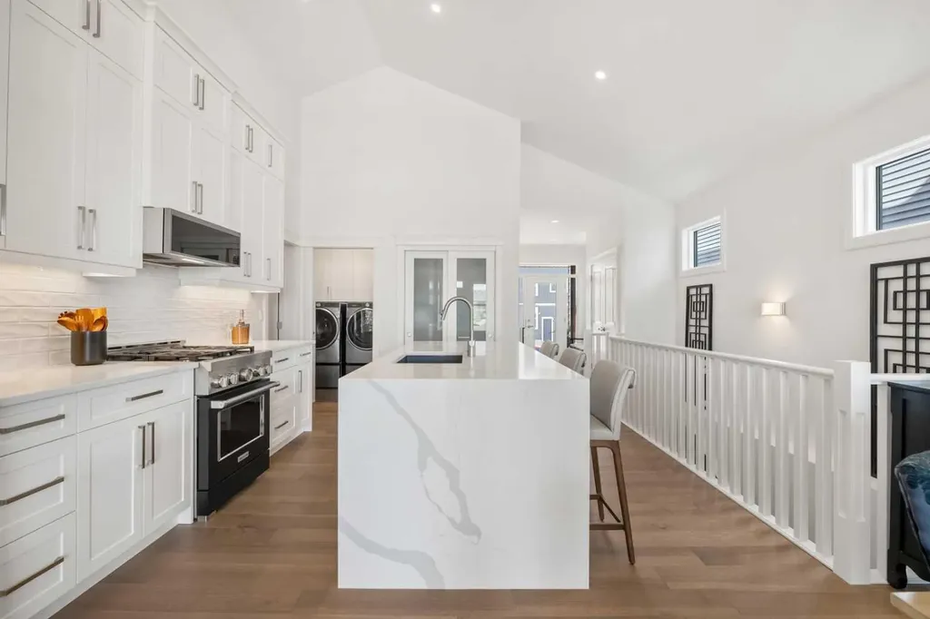 218 Mitchell Heath NW Calgary AB T3R 2G2
