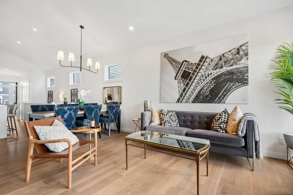 218 Mitchell Heath NW Calgary AB T3R 2G2