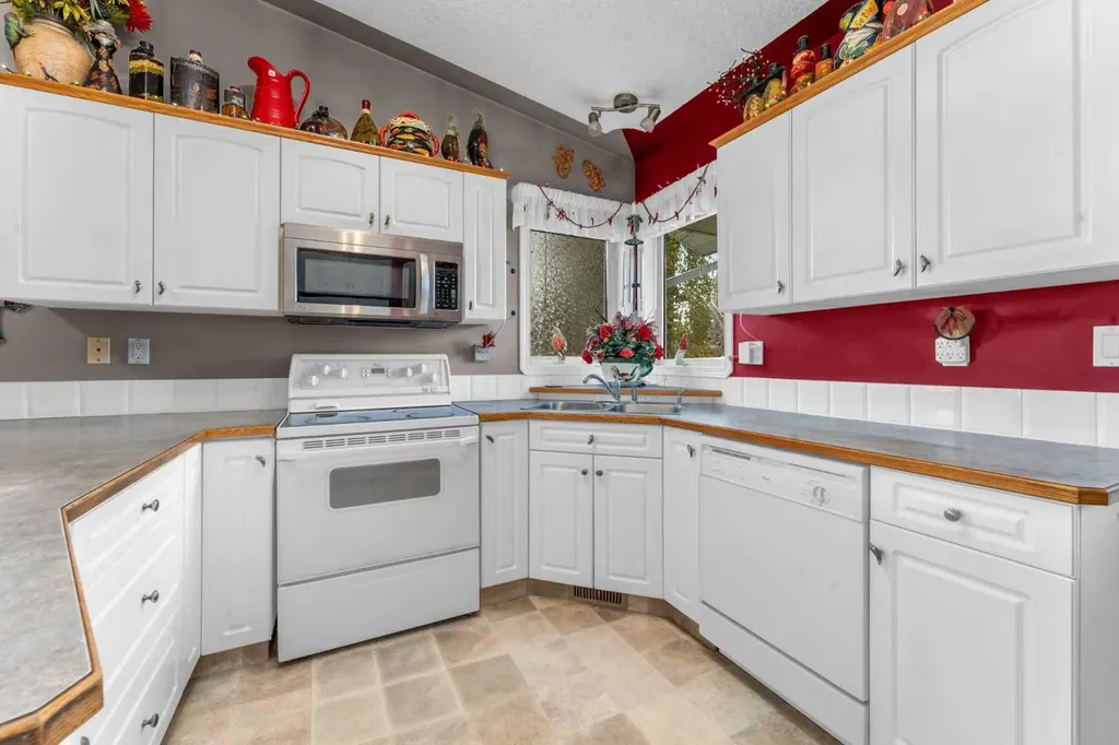 45 Durand Crescent Red Deer AB T4R 3A7