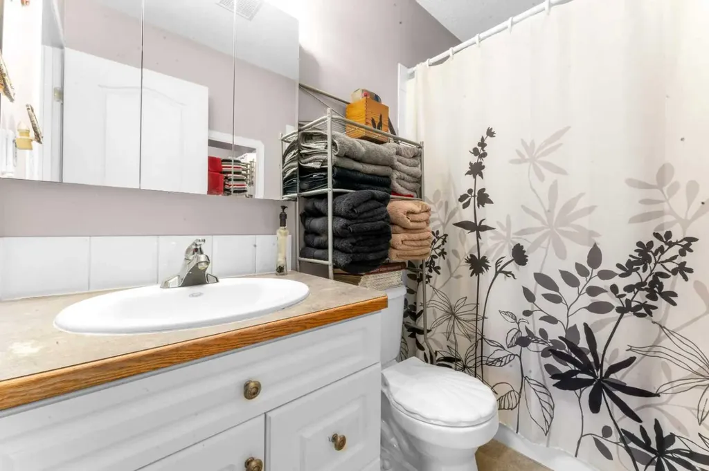 45 Durand Crescent Red Deer AB T4R 3A7