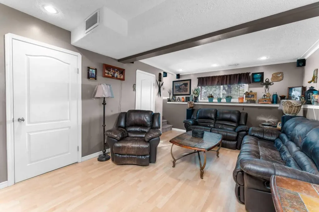 45 Durand Crescent Red Deer AB T4R 3A7