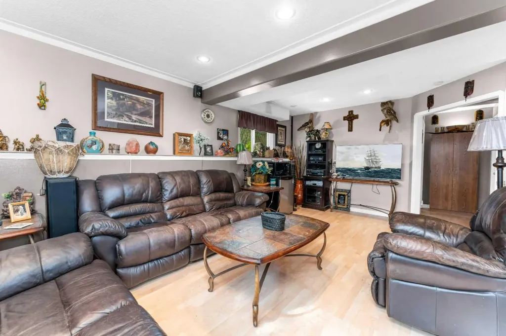 45 Durand Crescent Red Deer AB T4R 3A7