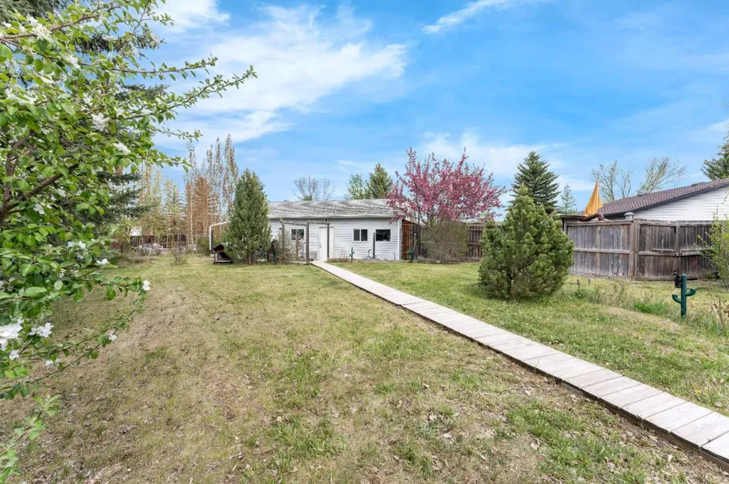 45 Durand Crescent Red Deer AB T4R 3A7