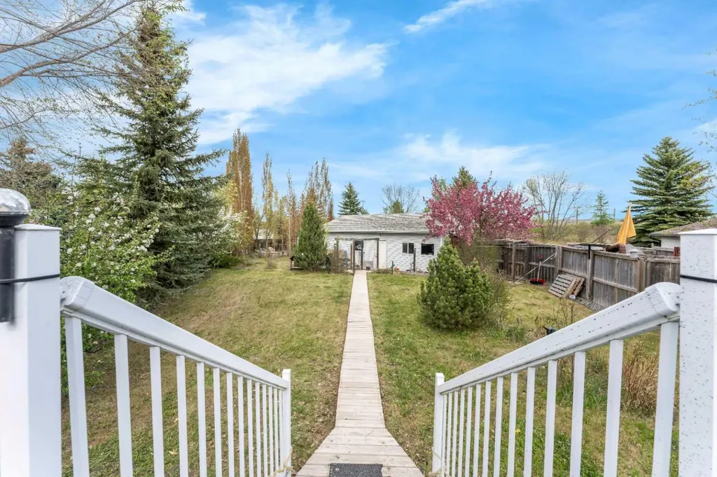 45 Durand Crescent Red Deer AB T4R 3A7