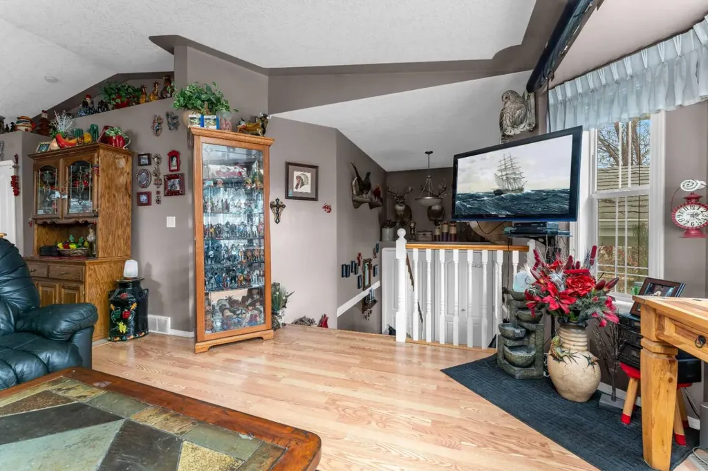 45 Durand Crescent Red Deer AB T4R 3A7