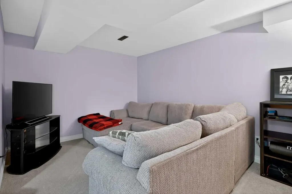 76 Marquis Place SE Airdrie AB T4A 1Z1