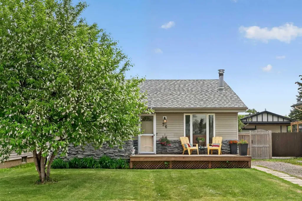 76 Marquis Place SE Airdrie AB T4A 1Z1