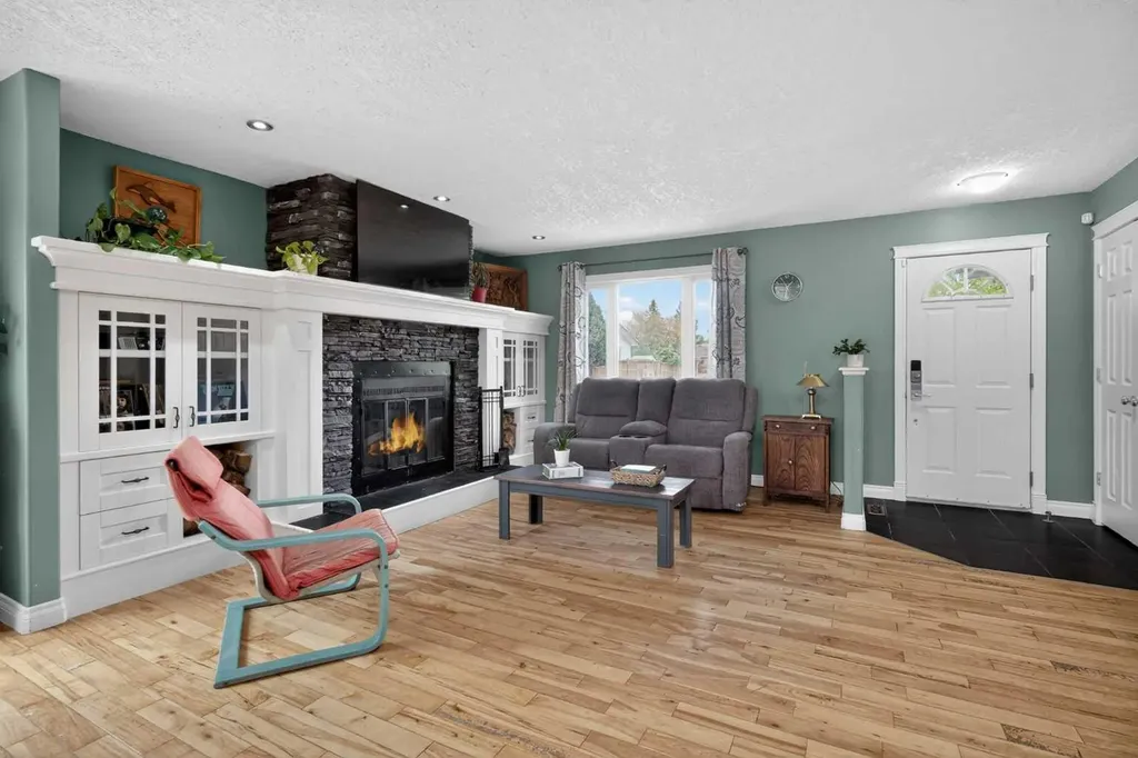 76 Marquis Place SE Airdrie AB T4A 1Z1