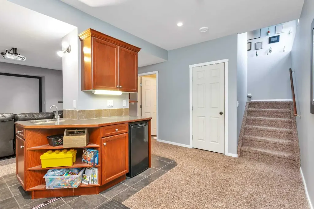 182 Kidd Close Red Deer AB T4P 3X6