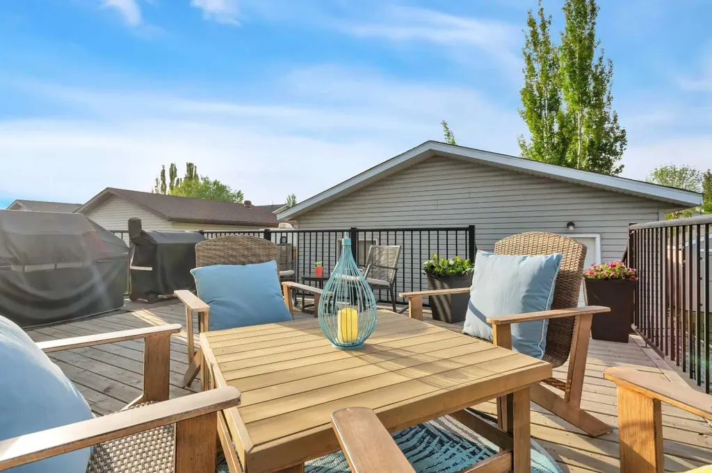 182 Kidd Close Red Deer AB T4P 3X6