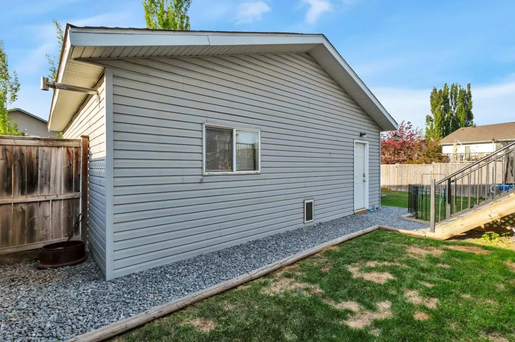 182 Kidd Close Red Deer AB T4P 3X6