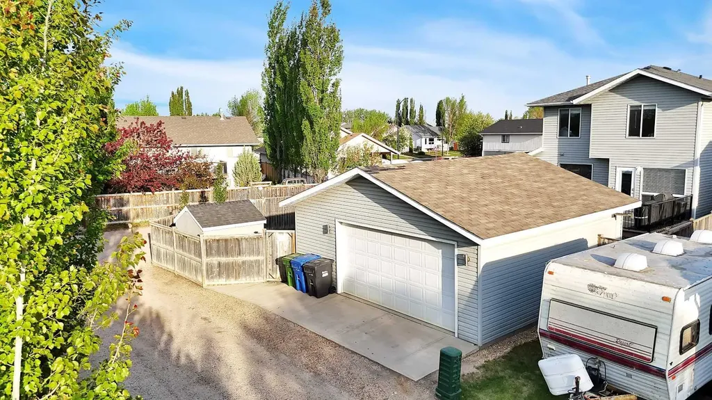 182 Kidd Close Red Deer AB T4P 3X6