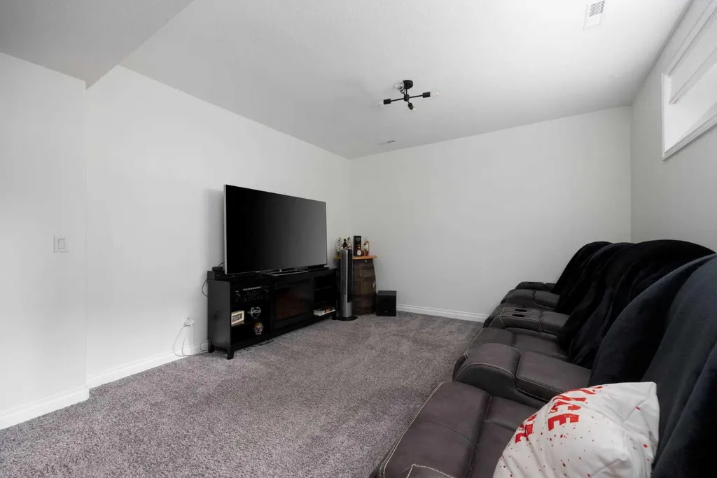 331 Falcon Drive Fort Mcmurray AB T9K0S2