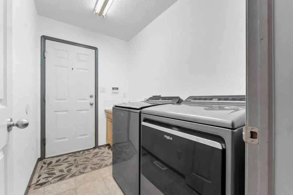 190014 12 Street W Rural Newell County Of AB T1R1C7