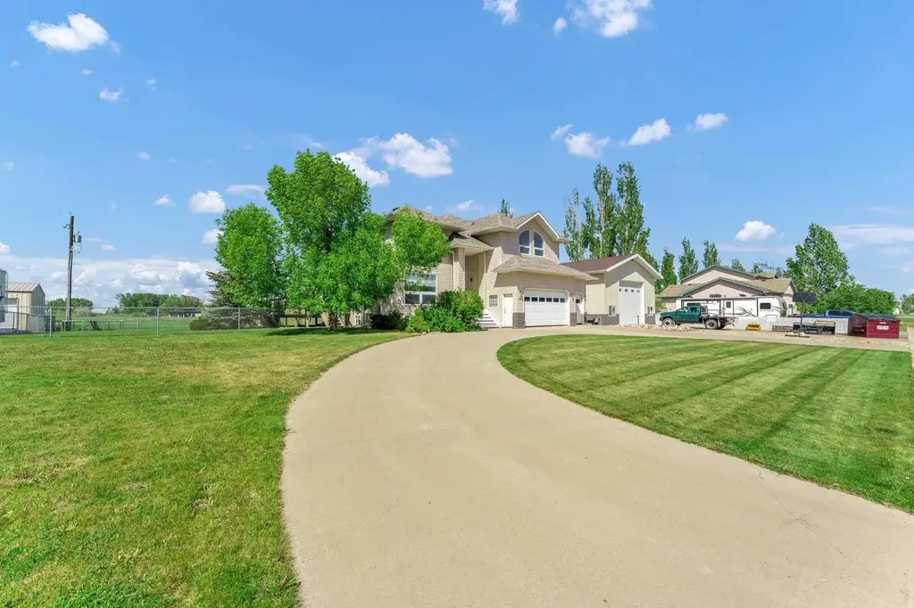 190014 12 Street W Rural Newell County Of AB T1R1C7