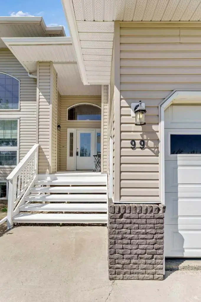 190014 12 Street W Rural Newell County Of AB T1R1C7