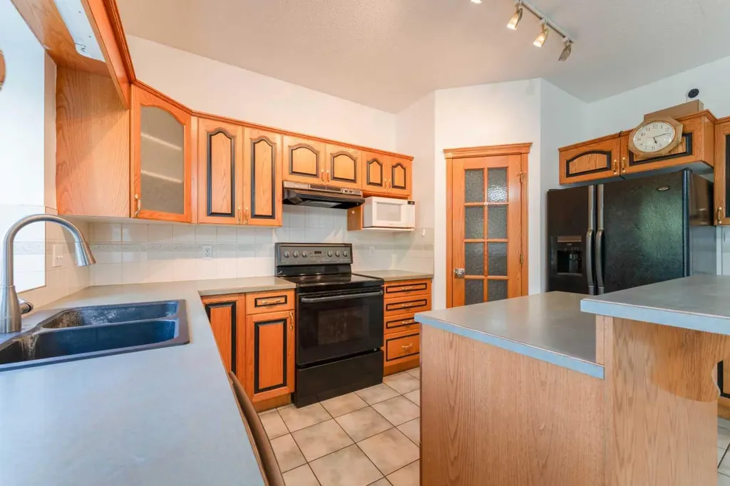 117 Evergreen Place SW Calgary AB T2Y 3K7