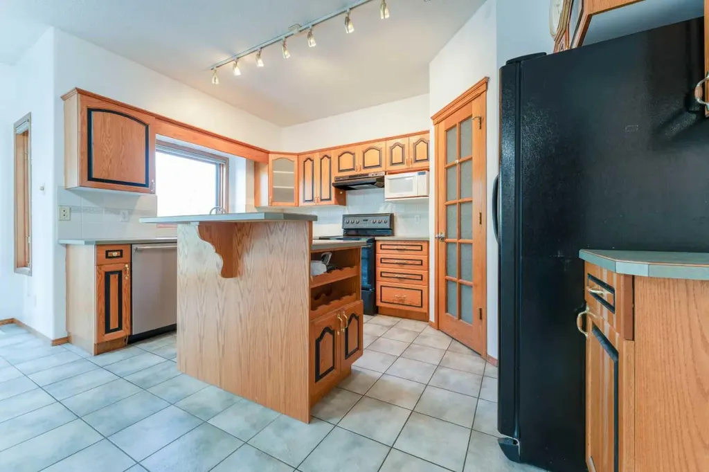 117 Evergreen Place SW Calgary AB T2Y 3K7