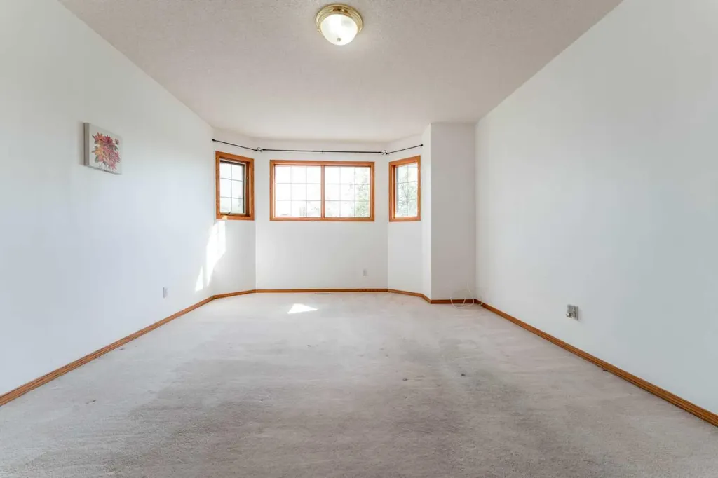 117 Evergreen Place SW Calgary AB T2Y 3K7