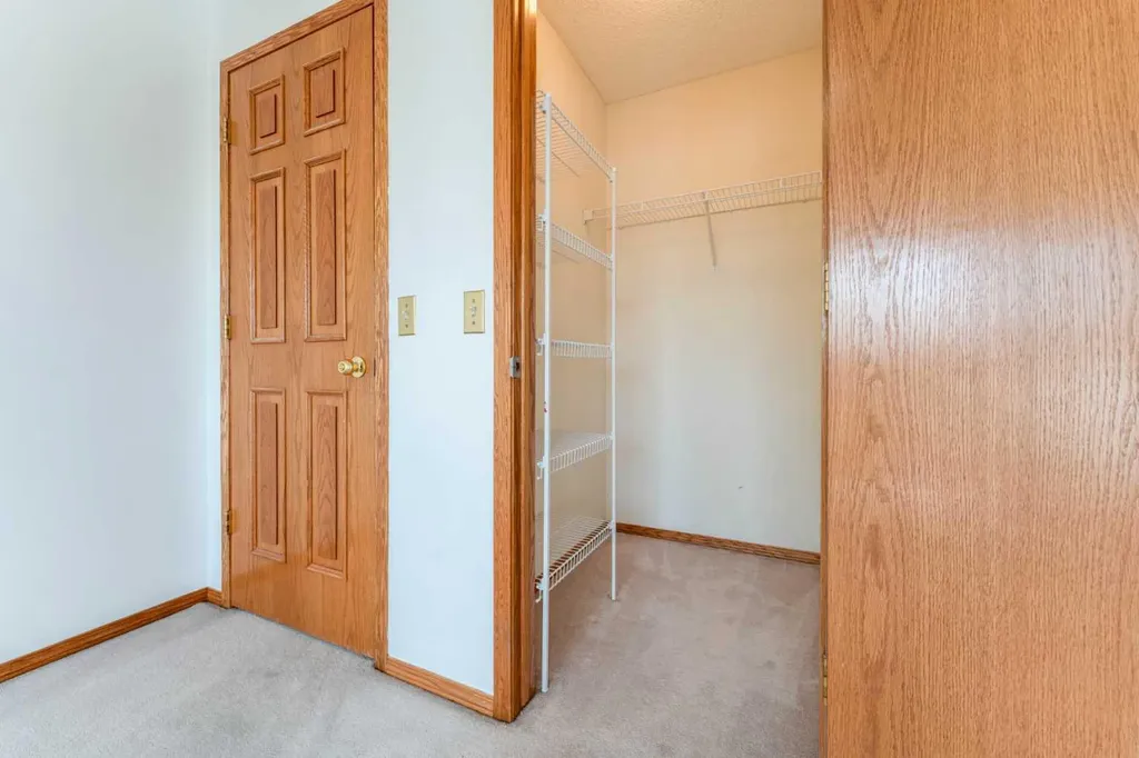 117 Evergreen Place SW Calgary AB T2Y 3K7