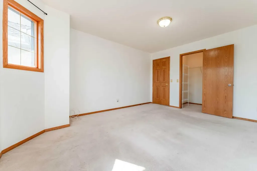 117 Evergreen Place SW Calgary AB T2Y 3K7