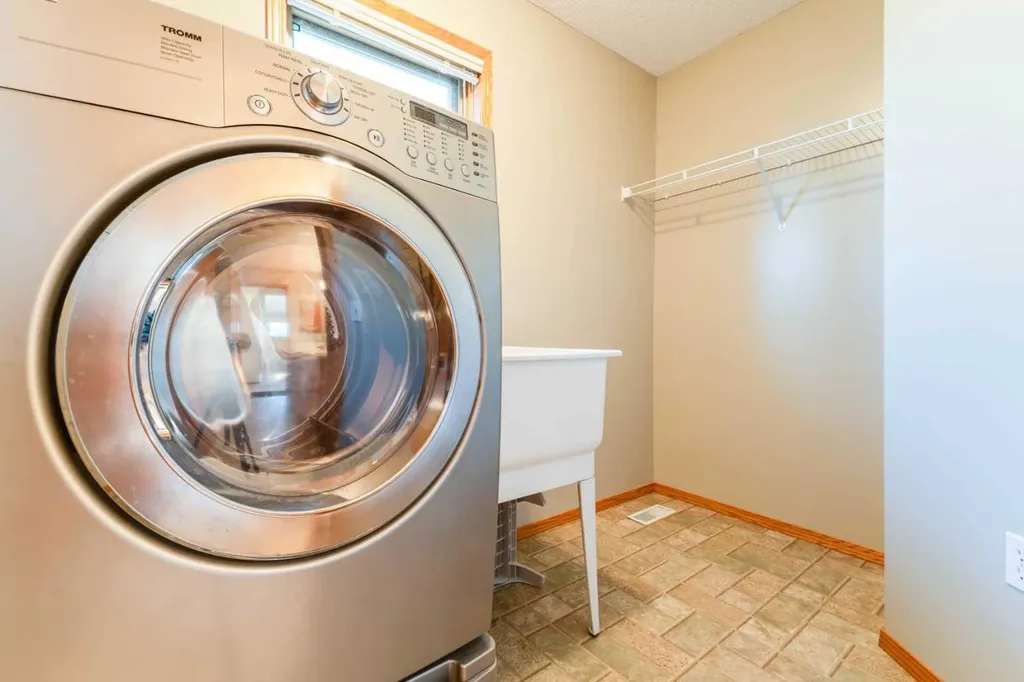 117 Evergreen Place SW Calgary AB T2Y 3K7