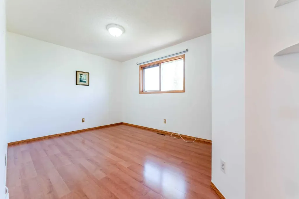 117 Evergreen Place SW Calgary AB T2Y 3K7