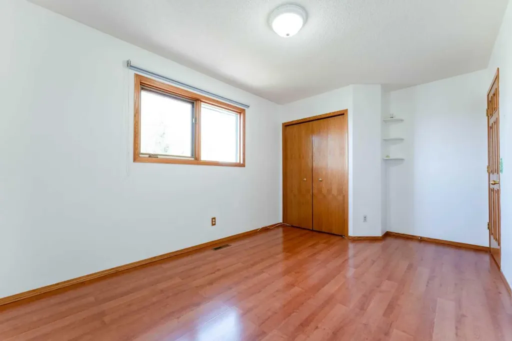 117 Evergreen Place SW Calgary AB T2Y 3K7