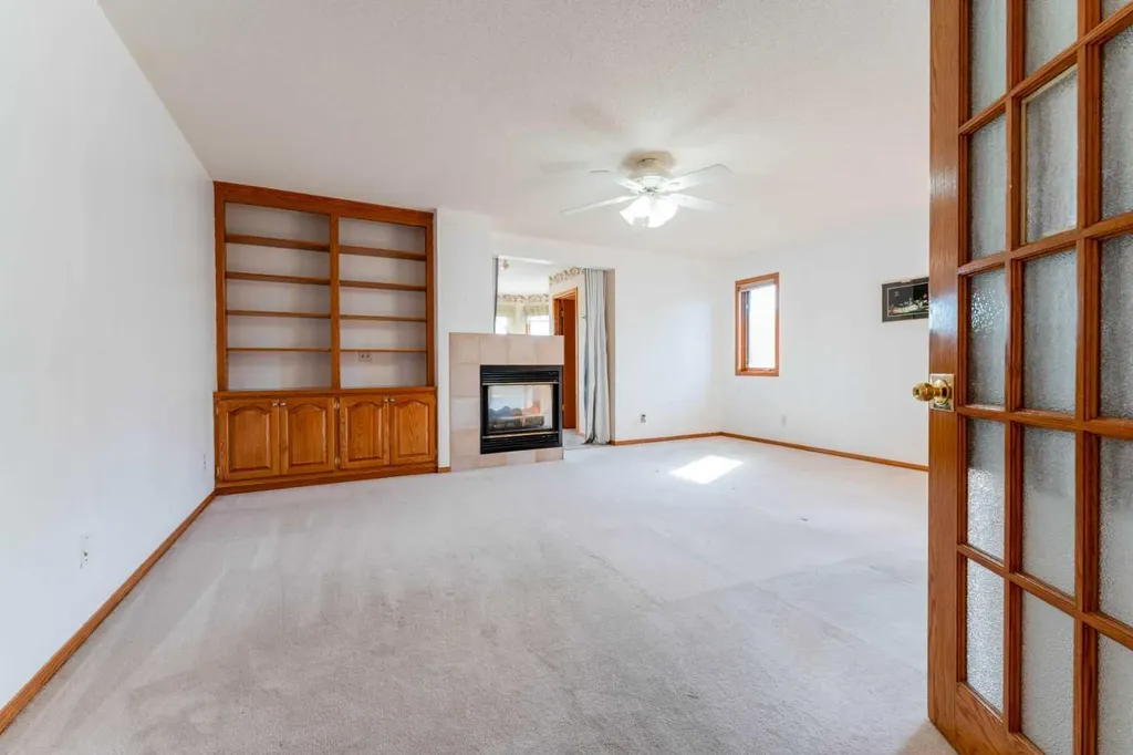 117 Evergreen Place SW Calgary AB T2Y 3K7