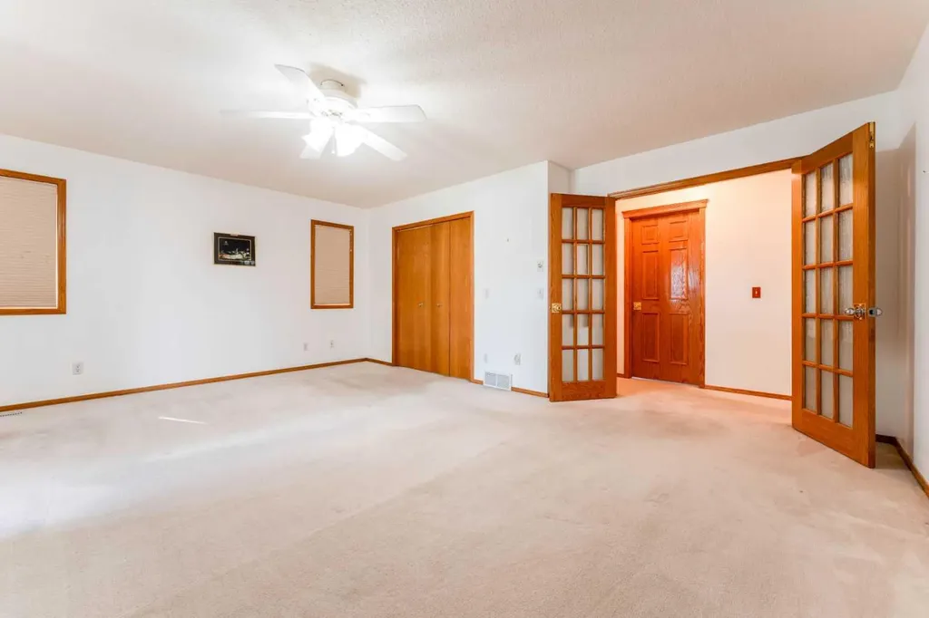 117 Evergreen Place SW Calgary AB T2Y 3K7
