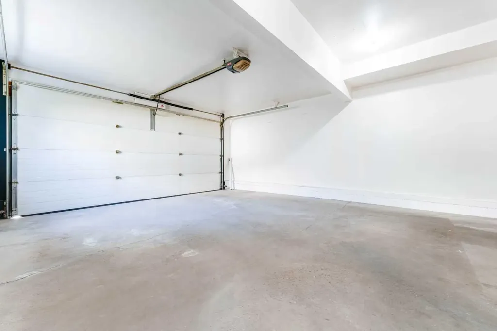 117 Evergreen Place SW Calgary AB T2Y 3K7