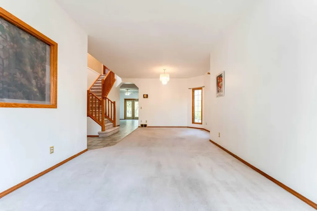 117 Evergreen Place SW Calgary AB T2Y 3K7