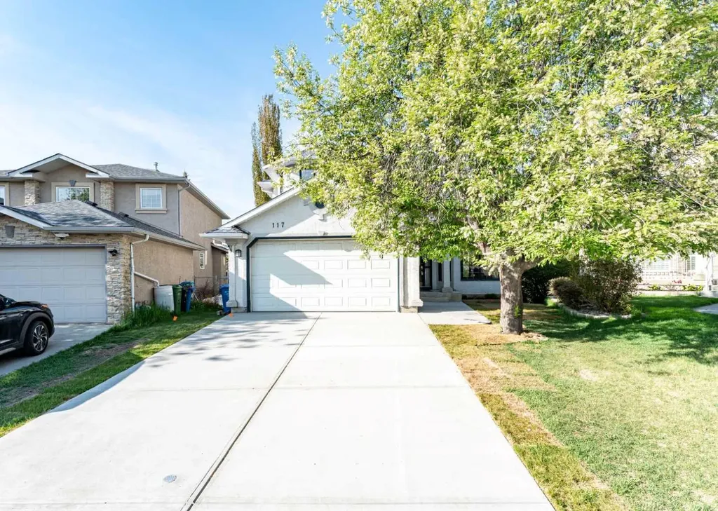 117 Evergreen Place SW Calgary AB T2Y 3K7