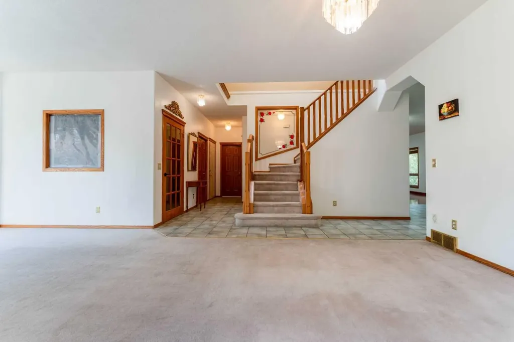 117 Evergreen Place SW Calgary AB T2Y 3K7