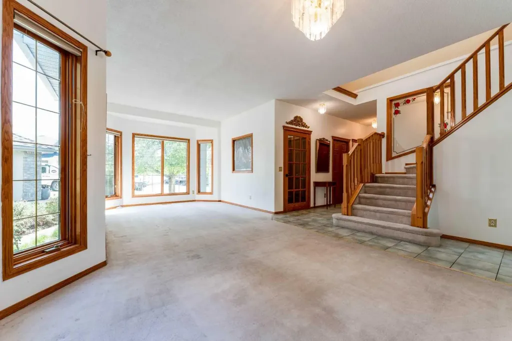 117 Evergreen Place SW Calgary AB T2Y 3K7
