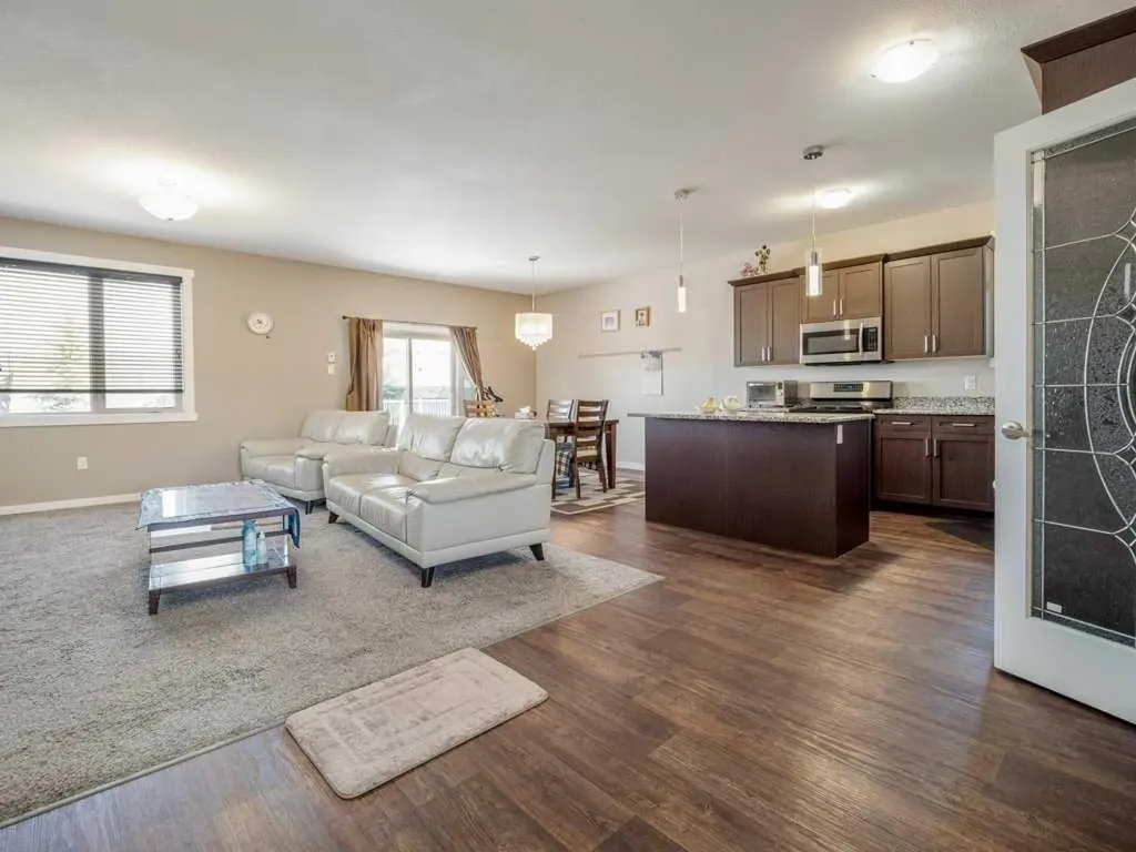 757 28 Street Fort Macleod AB T0L0Z0