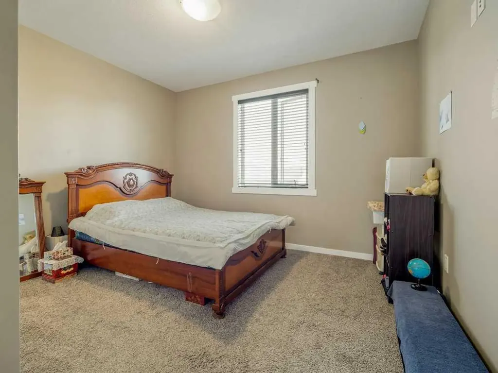 757 28 Street Fort Macleod AB T0L0Z0