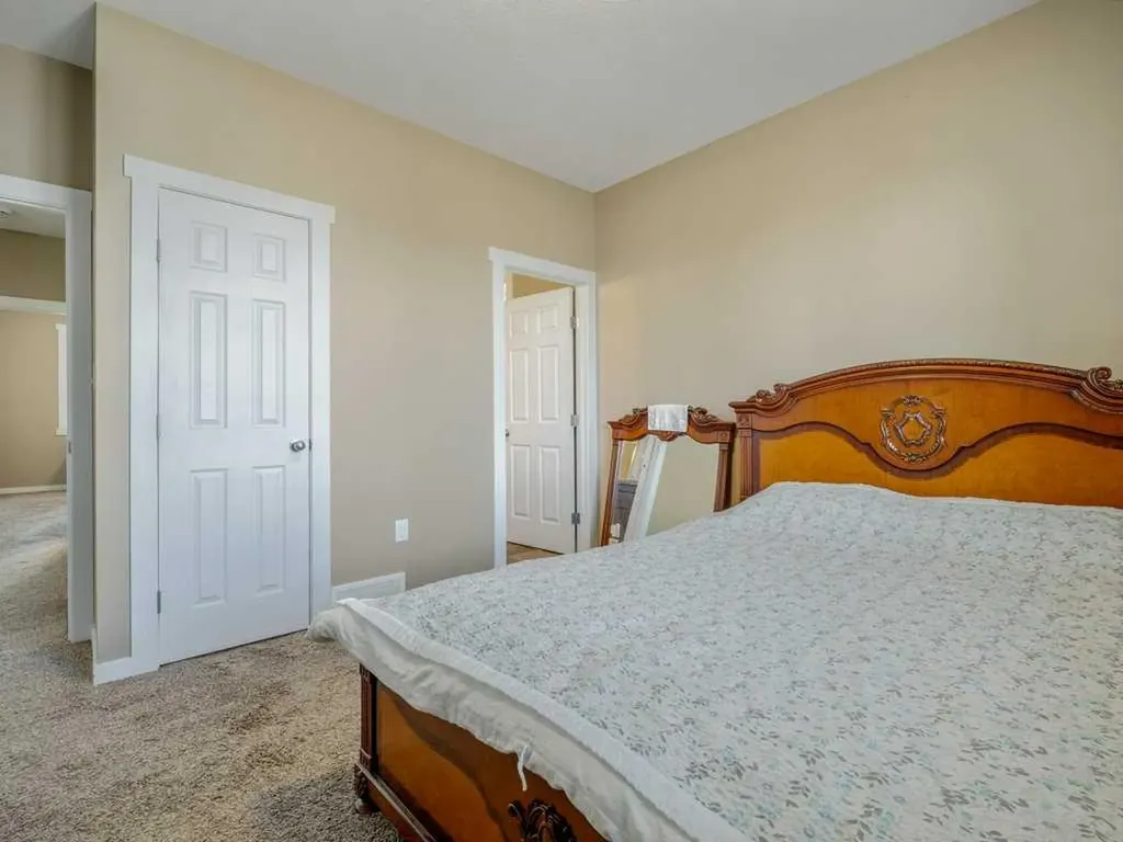 757 28 Street Fort Macleod AB T0L0Z0