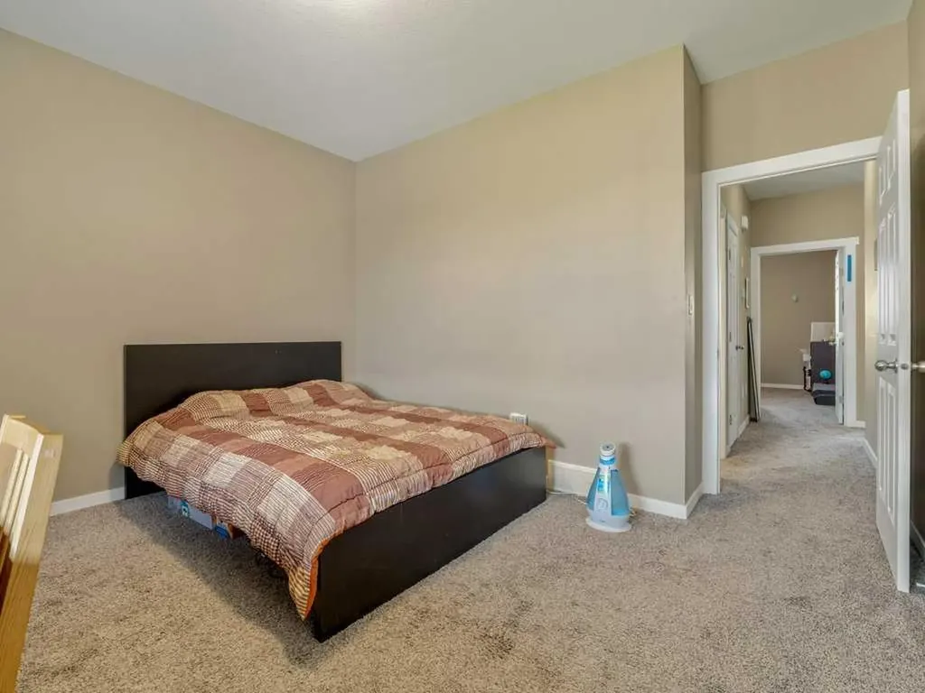 757 28 Street Fort Macleod AB T0L0Z0