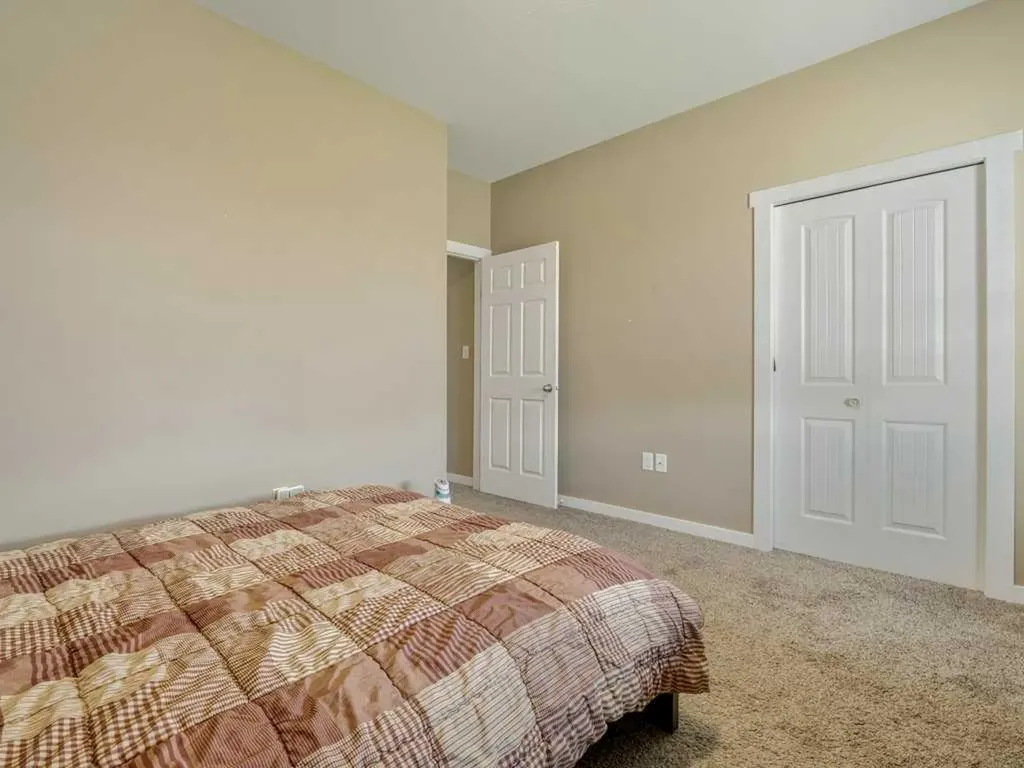757 28 Street Fort Macleod AB T0L0Z0
