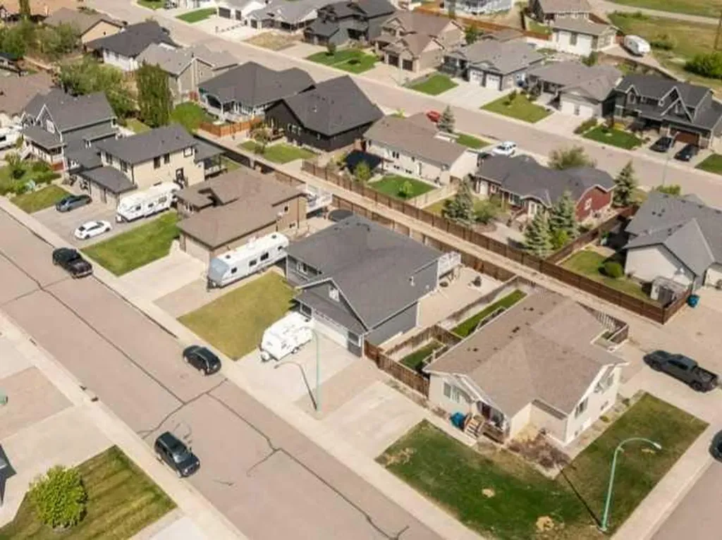 757 28 Street Fort Macleod AB T0L0Z0