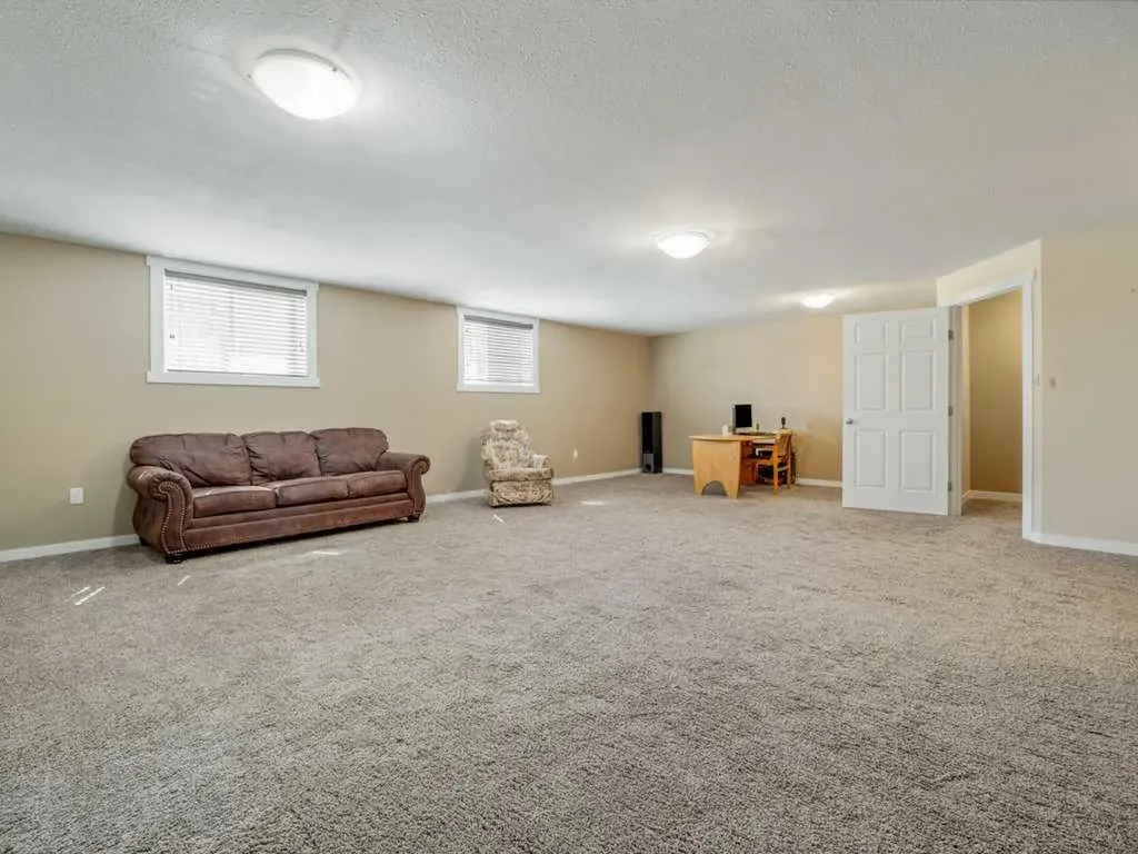 757 28 Street Fort Macleod AB T0L0Z0