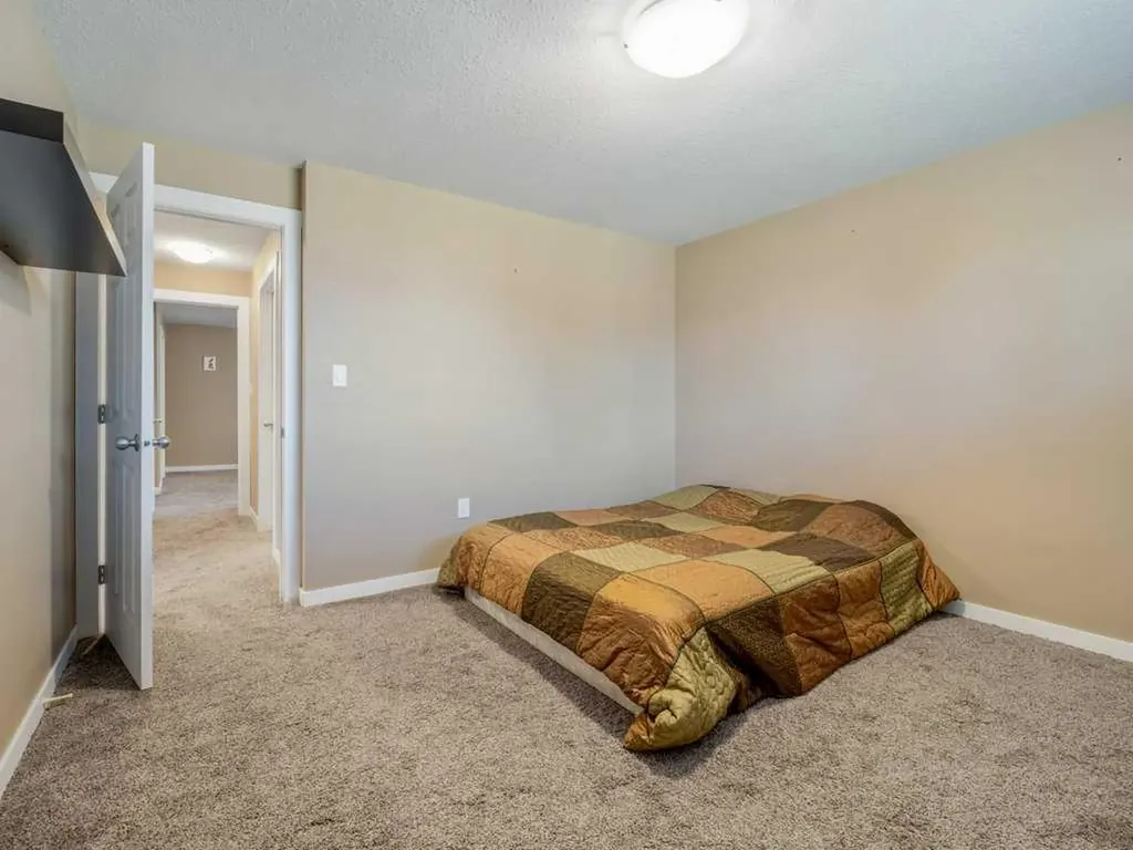 757 28 Street Fort Macleod AB T0L0Z0