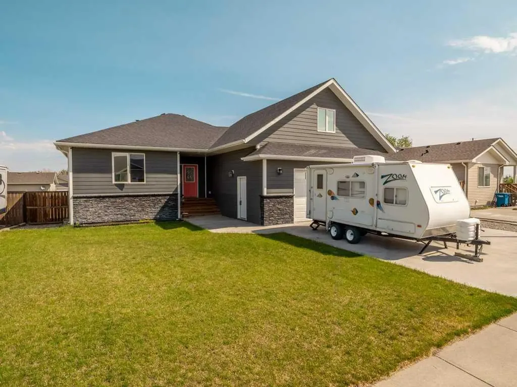 757 28 Street Fort Macleod AB T0L0Z0