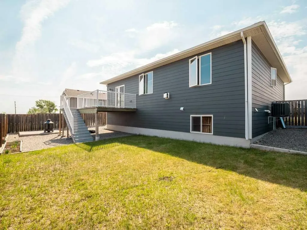 757 28 Street Fort Macleod AB T0L0Z0