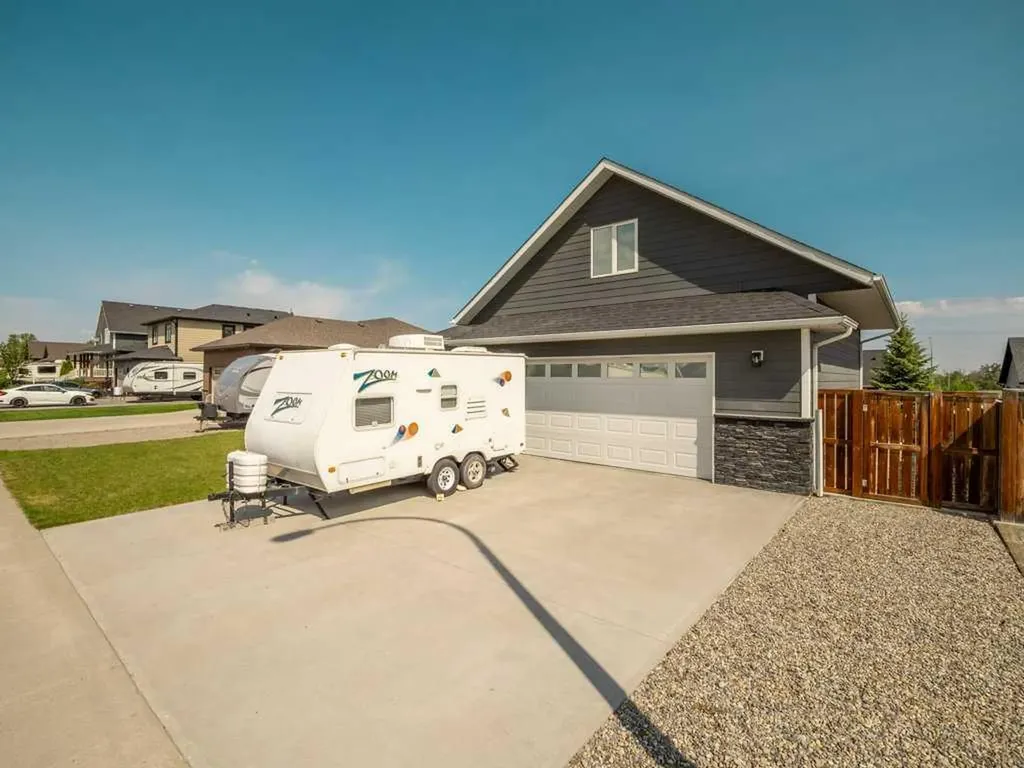 757 28 Street Fort Macleod AB T0L0Z0