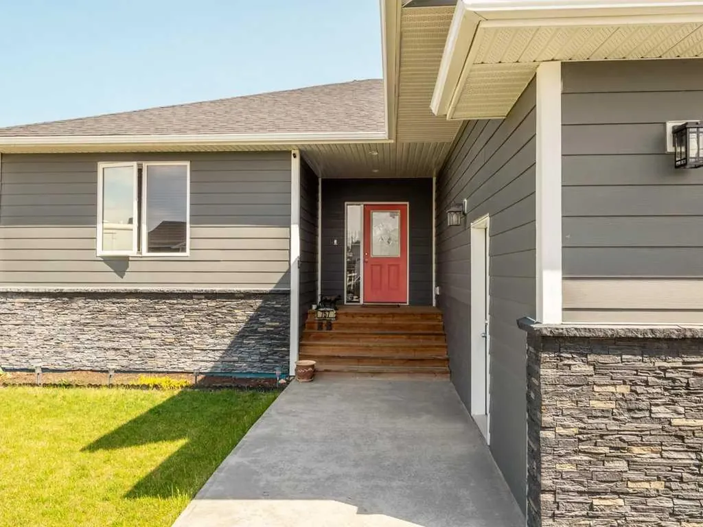 757 28 Street Fort Macleod AB T0L0Z0