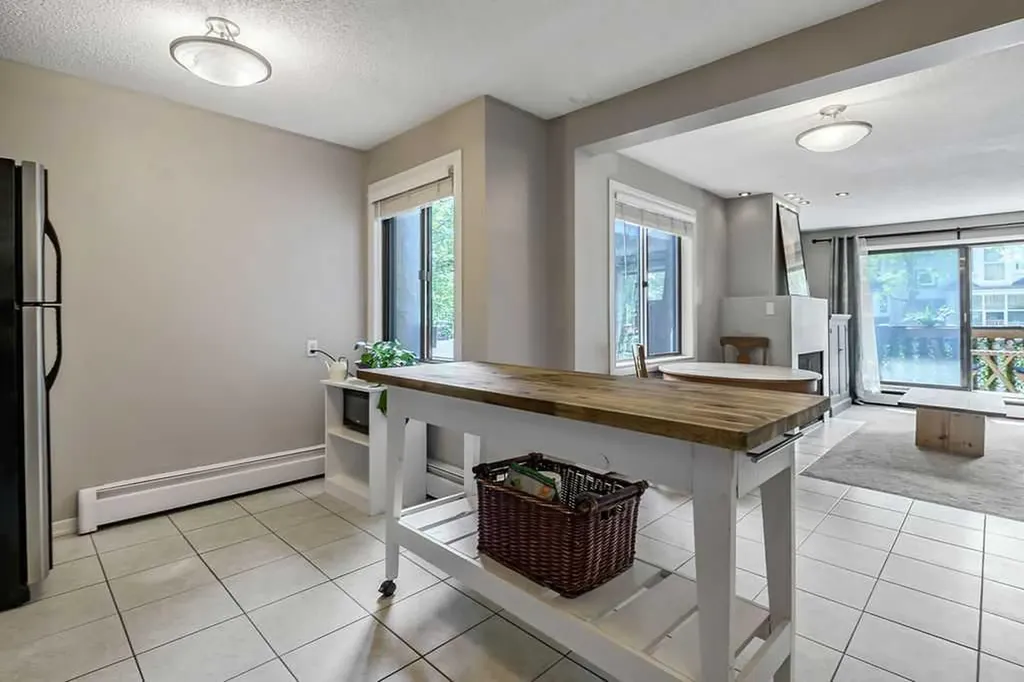618 2 Avenue NW Calgary AB T2N 0E1
