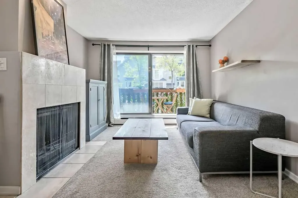 618 2 Avenue NW Calgary AB T2N 0E1
