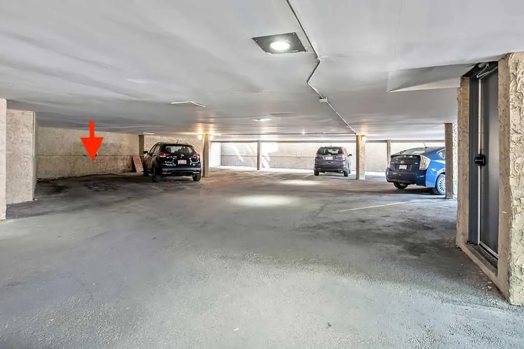 618 2 Avenue NW Calgary AB T2N 0E1
